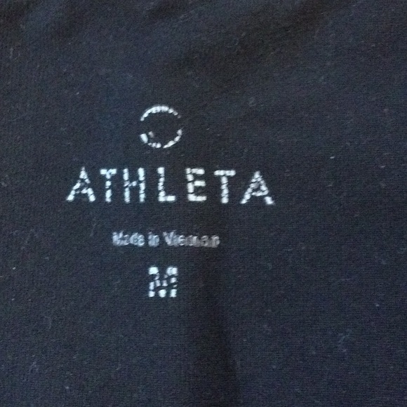 Bundle of Medium athletic leggings - Picture 2 of 5